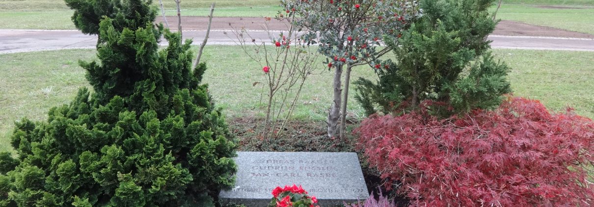 Dornhaldenfriedhof Stuttgart_Grab_Baader_Ensslin_Raspe-Assenmacher