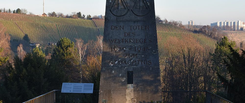 Friedhof Stuttgart Muenster-Denkmal-MSeses
