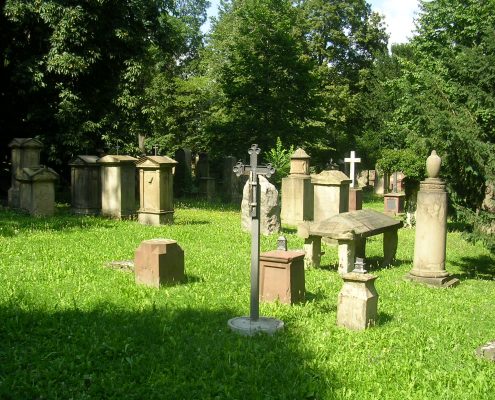 Hoppenlaufriedhof-Grabfeld-Alphacentauri