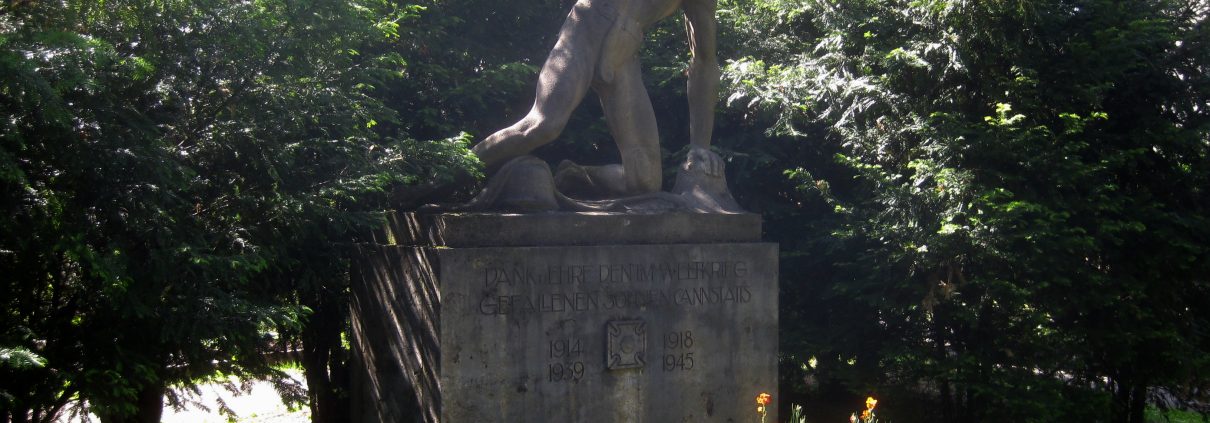 Steigfriedhof Stuttgart_Ehrenmal-Leibrock